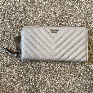 • Victoria’s Secret 12 Card Leather Wallet •